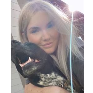 Meet your Posher, Annika